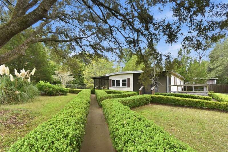 2 bedroom ManufacturedHome at 2336 Talley Lane, Plantation Of Tallahassee Peca, Tallahassee — photo 2