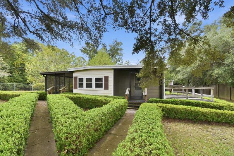2 bedroom ManufacturedHome at 2336 Talley Lane, Plantation Of Tallahassee Peca, Tallahassee — photo 3