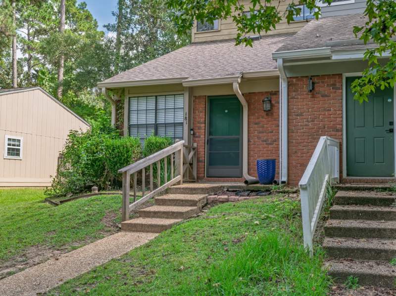 2 bedroom Townhouse at 181 W Whetherbine Way, Breckenridge On Park, Tallahassee — photo 2