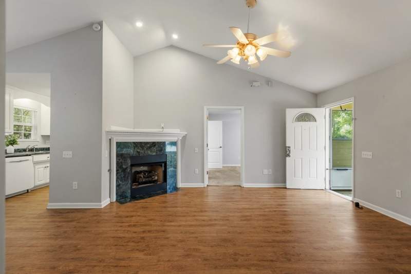 3 bedroom Detached at 30 Pine Needle Trce, Montivilla, Monticello — photo 2