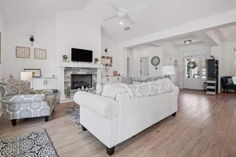 5356 Pine Dove Drive, Tallahassee FL - photo 7 of 50