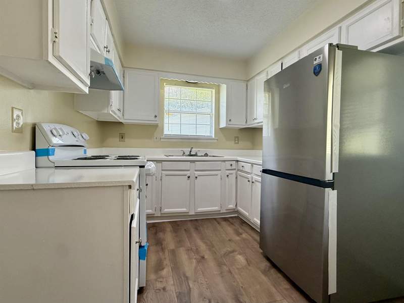 3 bedroom Detached at 138 SE Arnett Avenue, Mill Town, Madison — photo 4