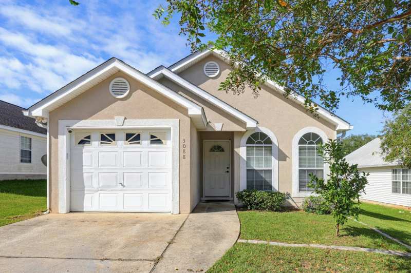 3 bedroom Detached at 3088 Layla Street, View Point, Tallahassee — photo 1