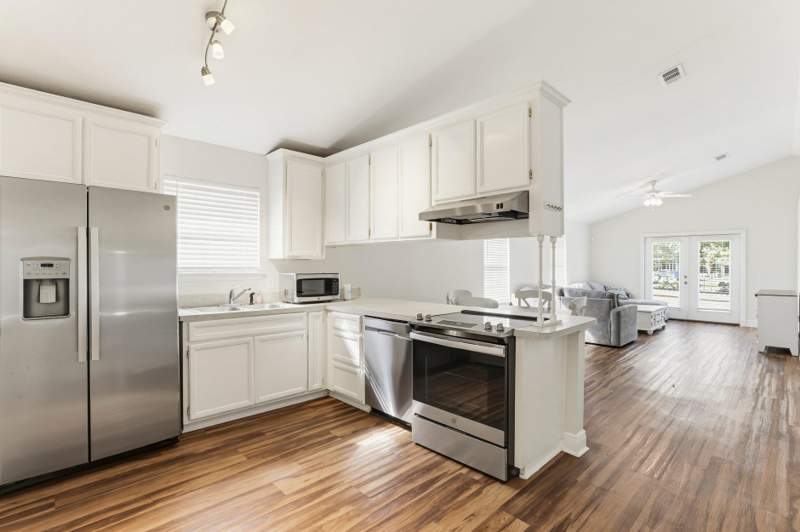 3 bedroom Detached at 3088 Layla Street, View Point, Tallahassee — photo 3