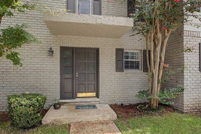 2 bedroom Townhouse at 1625 Centerville Road, Centerville Townhouses, Tallahassee — photo 1