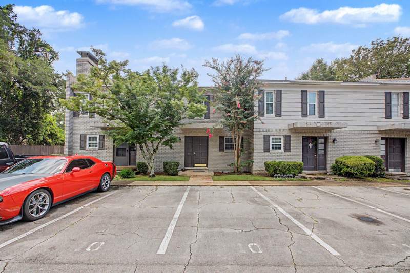 2 bedroom Townhouse at 1625 Centerville Road, Centerville Townhouses, Tallahassee — photo 3