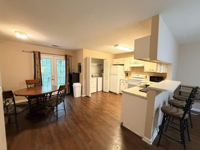 3 bedroom Townhouse at 2172 S Timberwood Circle, Timbers The, Tallahassee — photo 5