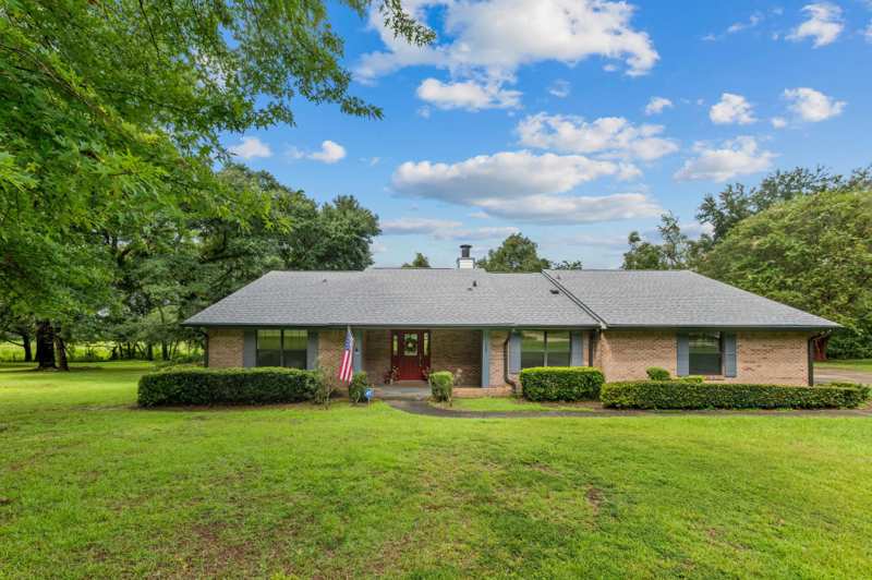 3 bedroom Detached at 2077 Angus Street, Buck Lake Estates, Tallahassee — photo 1