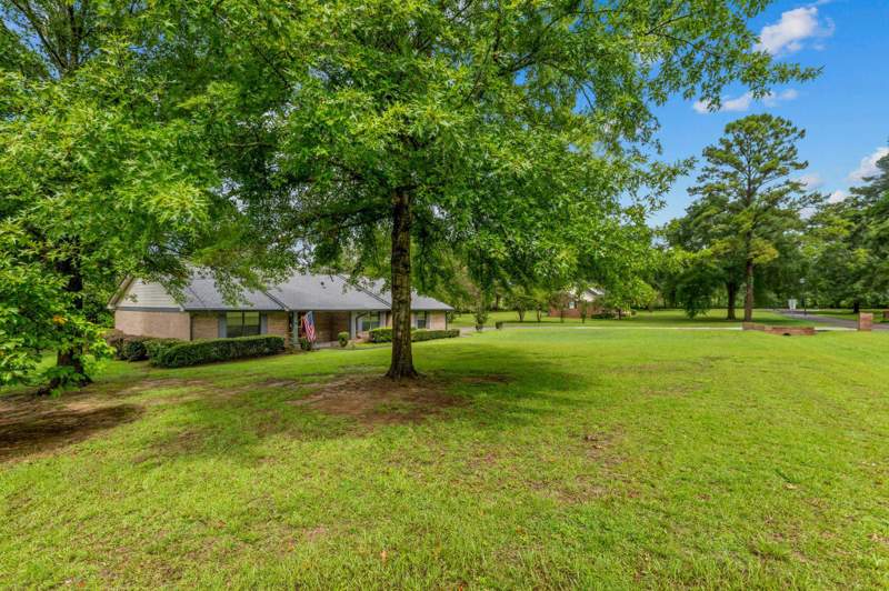 3 bedroom Detached at 2077 Angus Street, Buck Lake Estates, Tallahassee — photo 2