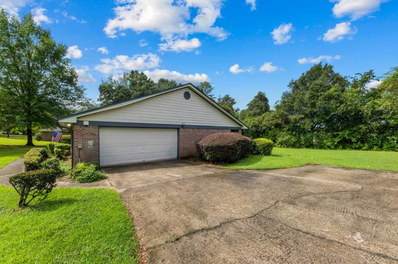 3 bedroom Detached at 2077 Angus Street, Buck Lake Estates, Tallahassee — photo 3