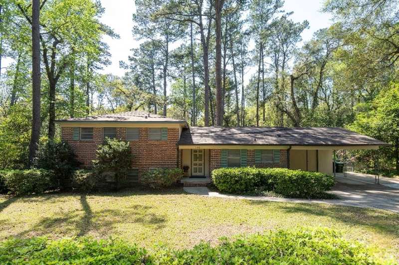 6 bedroom Detached at 2102 Great Oak Drive, Holly Hills, Tallahassee — photo 1