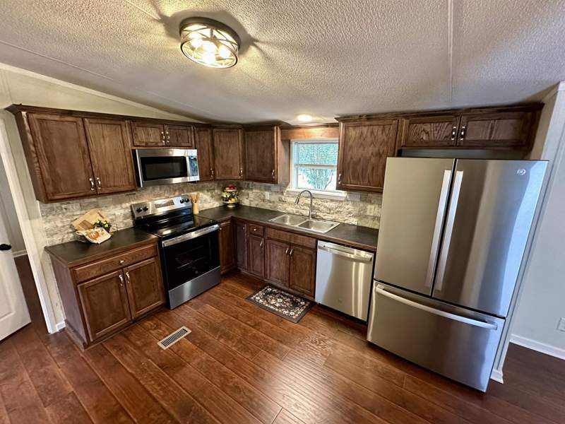 3 bedroom ManufacturedHome at 15 Will Road, Boynton Estates, Crawfordville — photo 4