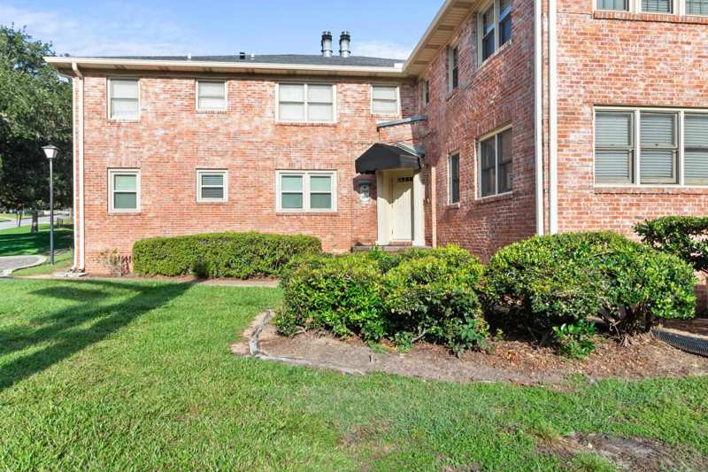 1 bedroom Condominium at 396 S Franklin Boulevard, Lafayette Condominiums, Tallahassee — photo 1