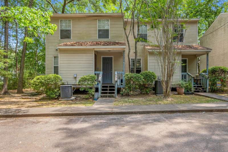 bedroom MultiFamily at 1352 Ocala Road, Sandy Springs Unrec, Tallahassee — photo 2