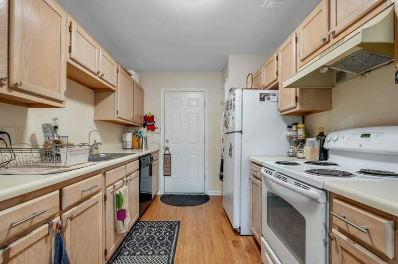 bedroom MultiFamily at 1352 Ocala Road, Sandy Springs Unrec, Tallahassee — photo 5