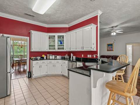 214 Meadow Ridge Drive, Tallahassee FL - photo 12 of 47