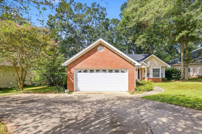 3 bedroom Detached at 5700 Emma Lane, Countryside At Benjamins, Tallahassee — photo 2