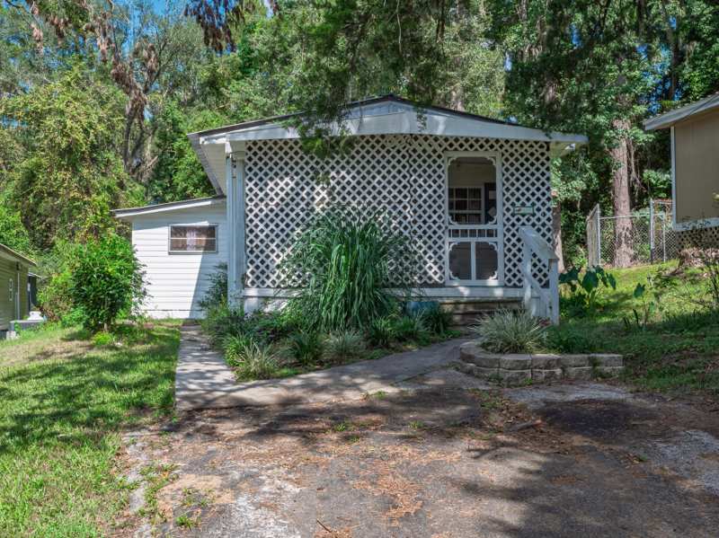 3 bedroom ManufacturedHome at 1809 Deertree Drive, Deertree Hills, Tallahassee — photo 1
