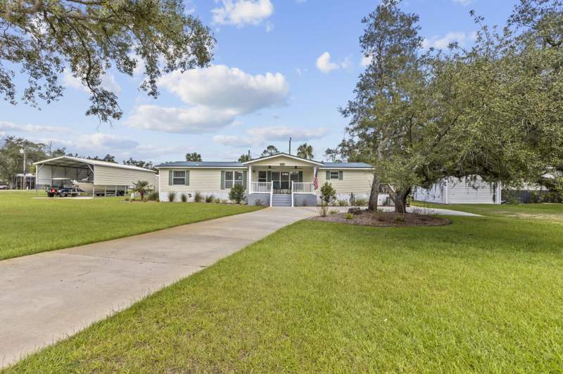 3 bedroom ManufacturedHome at 1201 NE Central Avenue, Steinhatchee Subdivision, Steinhatchee — photo 4