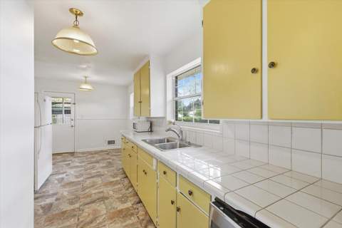 2203 Pontiac Drive, Tallahassee FL - photo 8 of 42