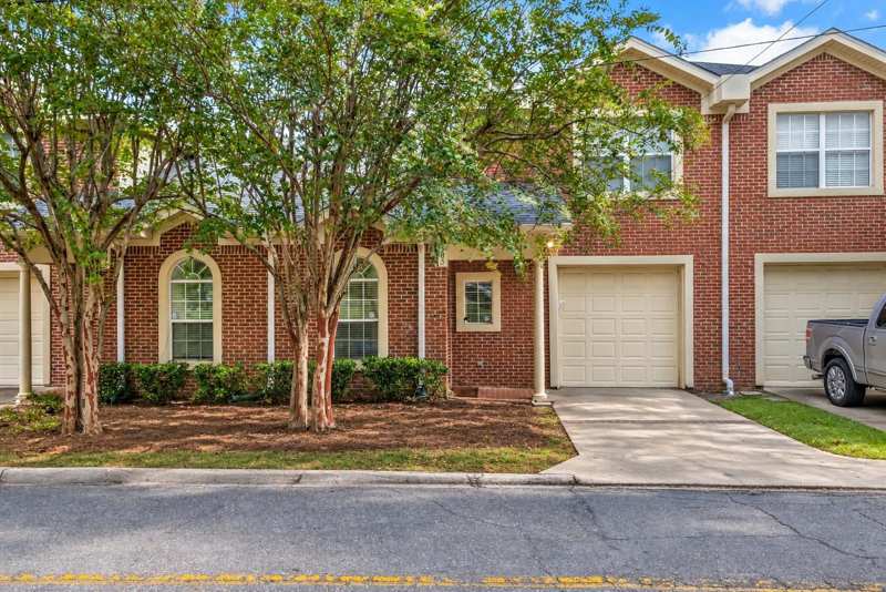 2 bedroom Condominium at 305 S Meridian Street, Lafayette Condominiums, Tallahassee — photo 1