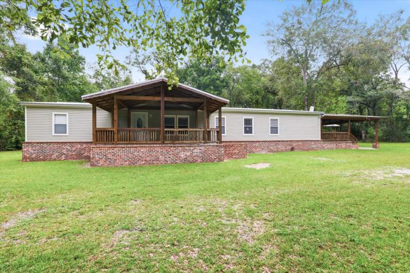 4 bedroom ManufacturedHome at 8721 Freedom Road, Tallahassee, Tallahassee — photo 2
