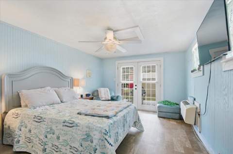 17303 Royal Oak Drive, Keaton Beach FL - photo 8 of 38