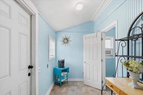 17303 Royal Oak Drive, Keaton Beach FL - photo 9 of 38