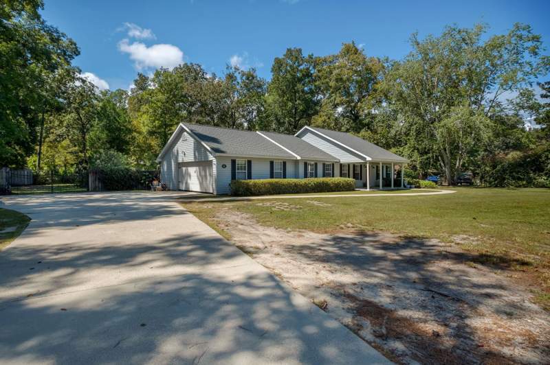 3 bedroom Detached at 754 Rehwinkel Road, Fox Wood, Crawfordville — photo 4