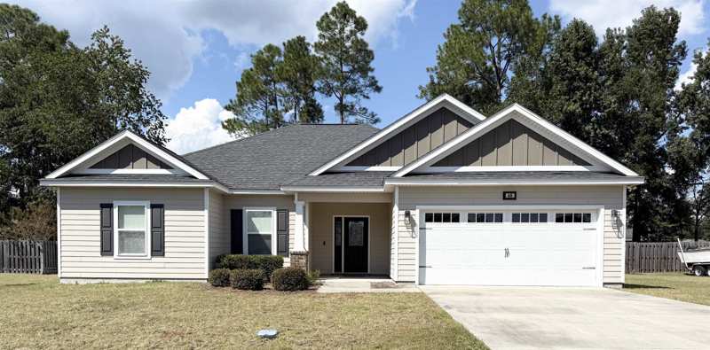 3 bedroom Detached at 40 Hawthorn Pass, The Hammocks, Crawfordville — photo 1