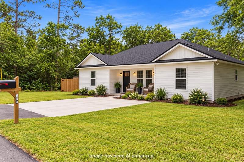 3 bedroom Detached at 17 Duane Drive, Magnolia Gardens, Crawfordville — photo 3