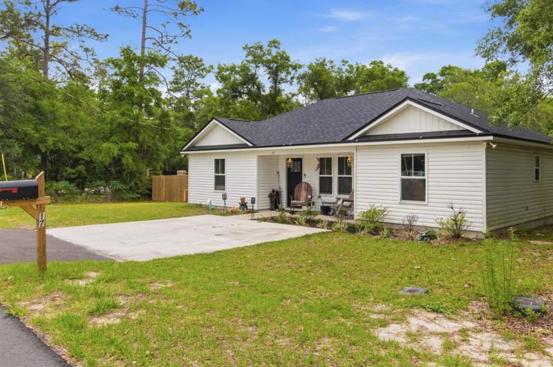 3 bedroom Detached at 17 Duane Drive, Magnolia Gardens, Crawfordville — photo 4