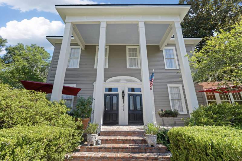 8 bedroom Detached at 219 NE Livingston Street, Livingston Addition, Madison — photo 3