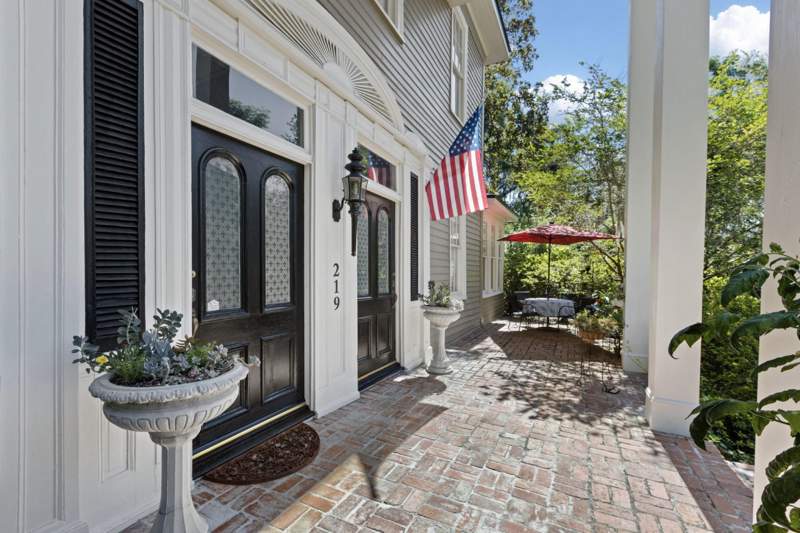 8 bedroom Detached at 219 NE Livingston Street, Livingston Addition, Madison — photo 5