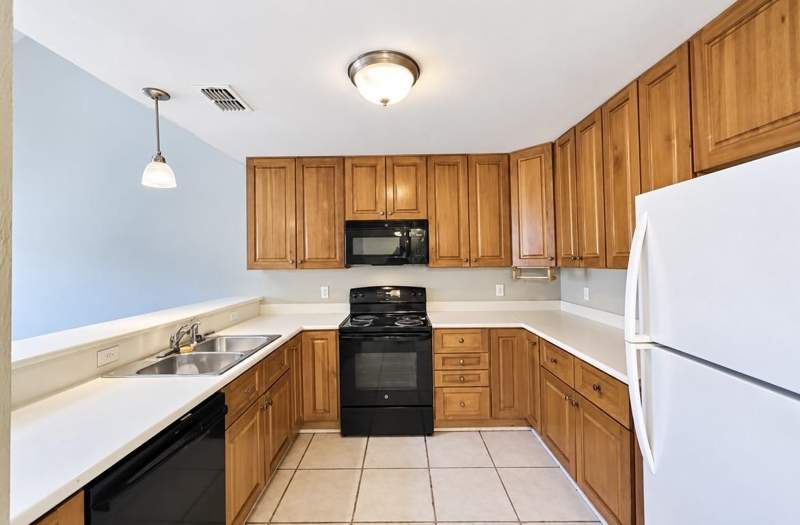 3 bedroom Townhouse at 3291 Sugar Berry Way, Woodbriar, Tallahassee — photo 3