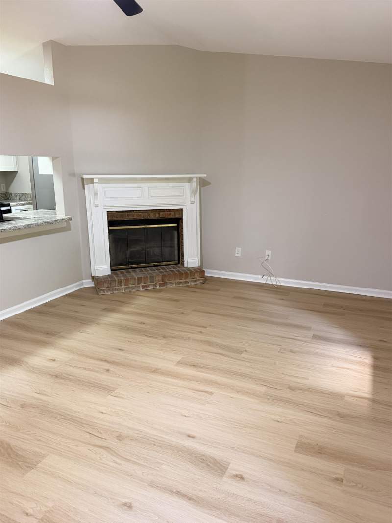 2 bedroom Townhouse at 104 W Whetherbine Way, Breckenridge On Park, Tallahassee — photo 2
