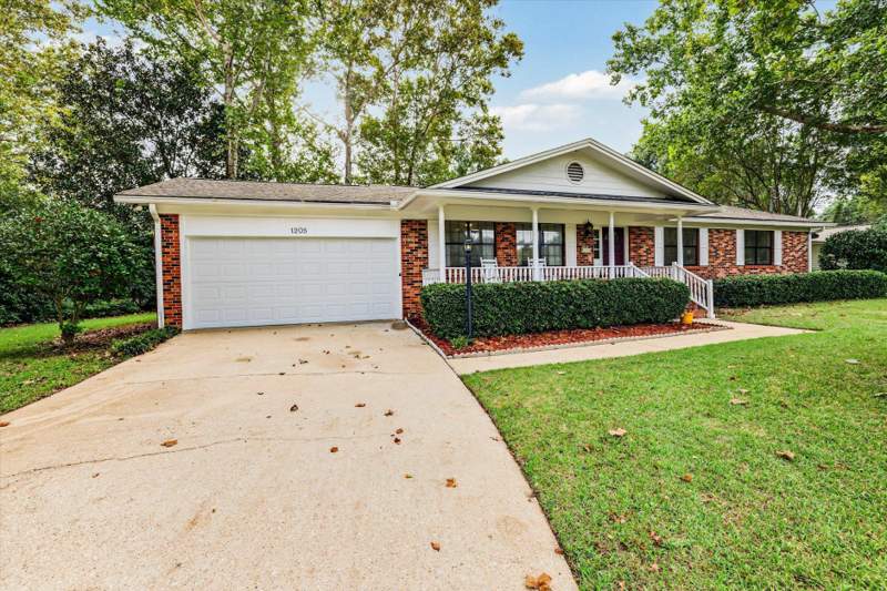 3 bedroom Detached at 1205 Sedgefield Road, Sedgefield, Tallahassee — photo 4
