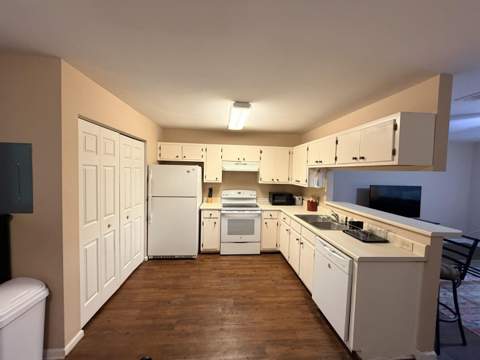 2172 S Timberwood Circle, Tallahassee FL - photo 8 of 32