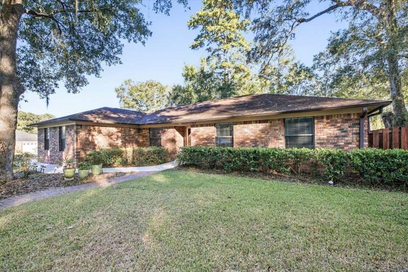 3 bedroom Detached at 2992 Cranbrooke Drive, Foxcroft, Tallahassee — photo 2