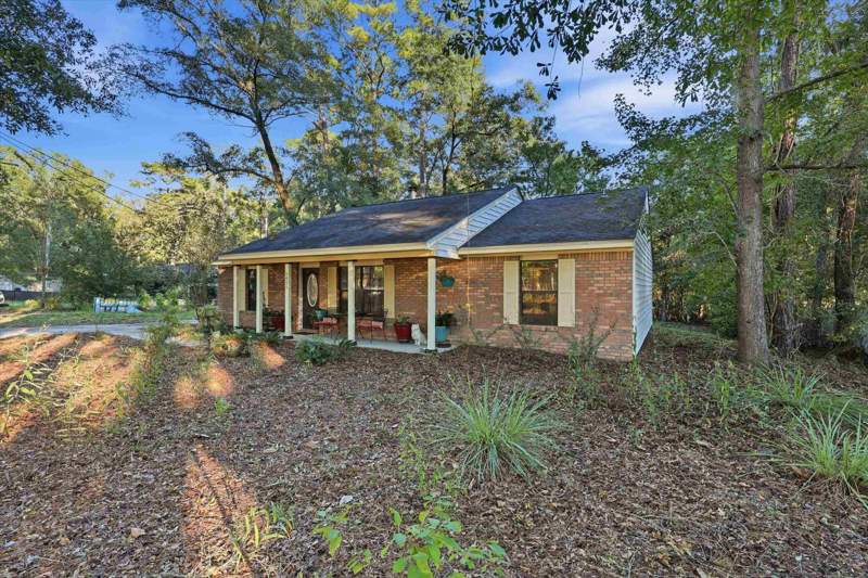 3 bedroom Detached at 5025 Stoneler Road, Lakewood Village, Tallahassee — photo 2