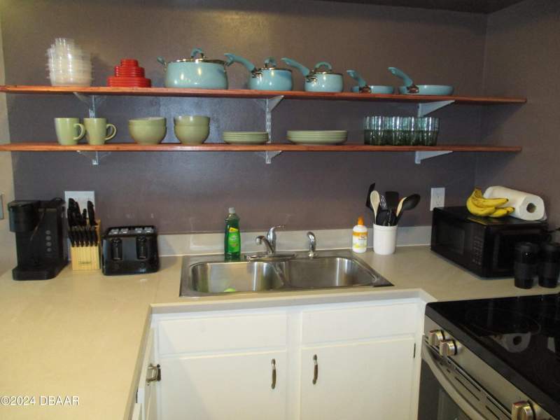 1 bedroom Condominium at 1429 N Atlantic Avenue #232, Vantage Pointe Pool & Racquet Club, Daytona Beach — photo 5