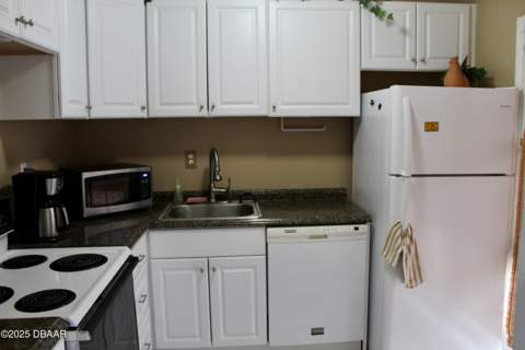 715 S Beach Street #306D, Daytona Beach FL - photo 18 of 39