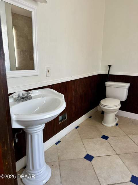 943 S Ridgewood Avenue, Daytona Beach FL - photo 12 of 13