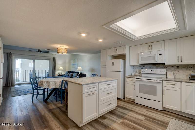 2 bedroom Condominium at 935 Ocean Shore Boulevard #2120, Bent Palm Club Condo Assn, Ormond Beach — photo 5