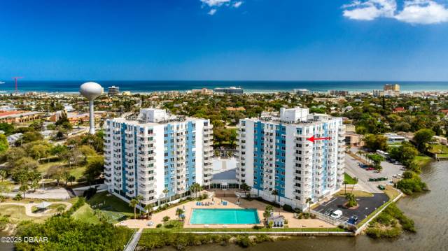 Bayshore Bath & Tennis Club Condo