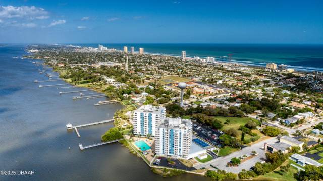 Bayshore Bath & Tennis Club Condo