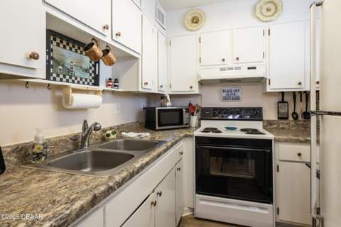 2727 N Atlantic Avenue #109, Daytona Beach FL - photo 7 of 30