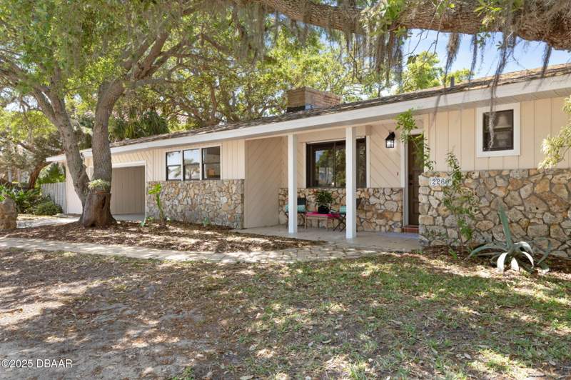 2 bedroom Single Family Residence at 2260 John Anderson Drive, John Anderson, Ormond Beach — photo 2