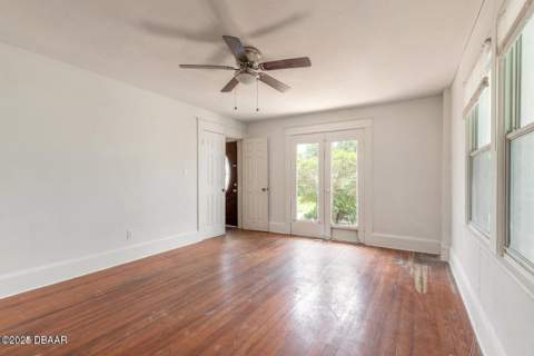 724 N Oleander Avenue, Daytona Beach FL - photo 13 of 23