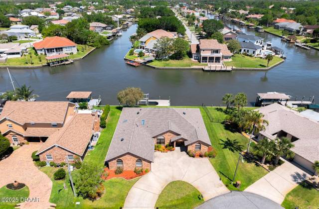 Country Club Cove